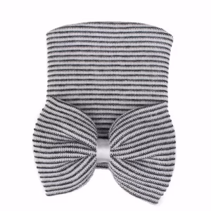 Baby newborn muts zwart wit gestreept